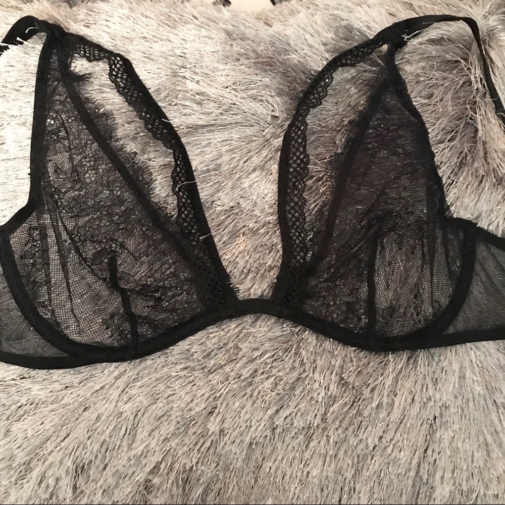VS lace bra